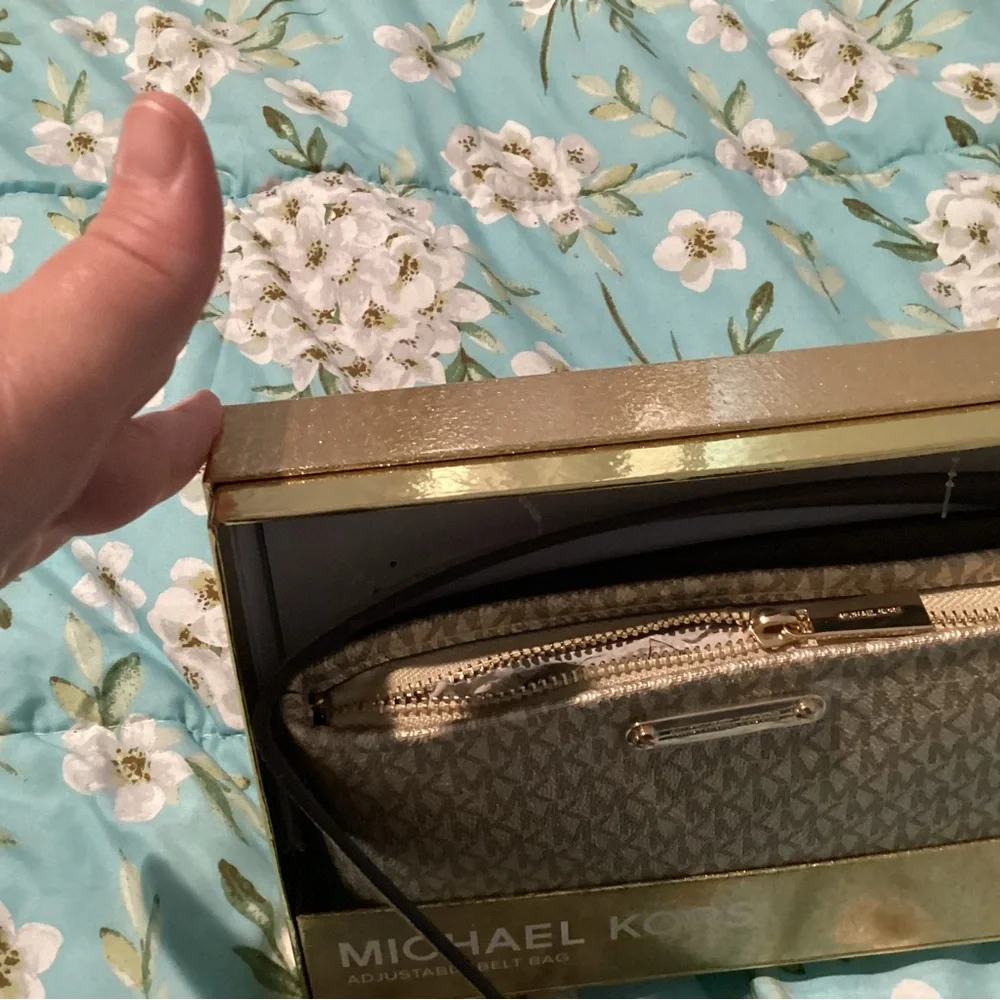 Michael Kors Shimmering Gold Adjustable Belt Bag - Picture 7 of 9